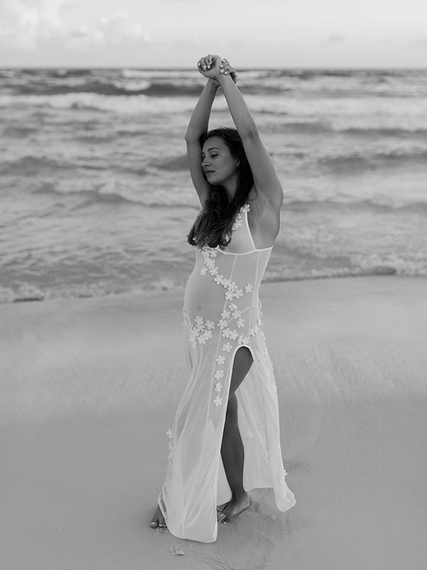 fotobeyou Cut Out Lace Patchwork V-Neck Sheer Side Slit Sleeveless Photoshoot Maternity Maxi Dress