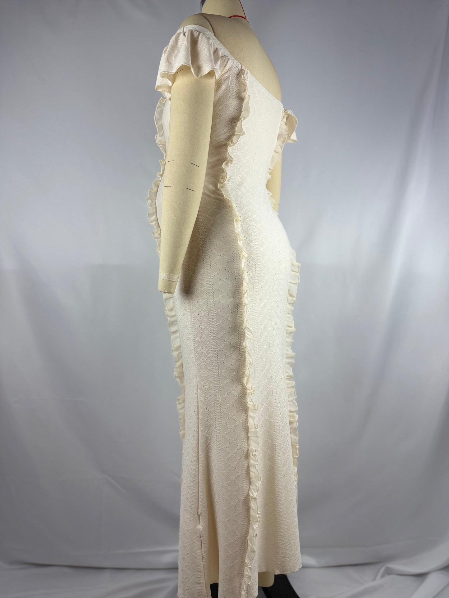 fotobeyou Beige Off Shoulder Lace-up Maternity Photoshoot Maxi Dress