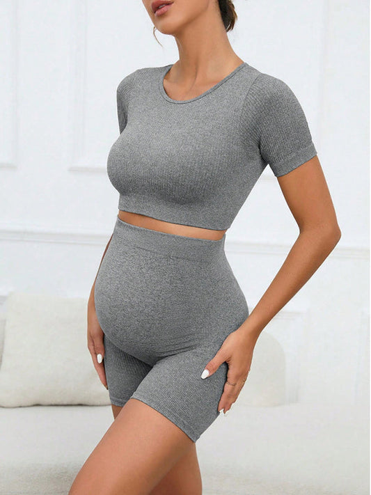 fotobeyou 2-in-1 Knit T-shirt and Shorts Stretchy Sport Yoga Comfy Slim Maternity Suit
