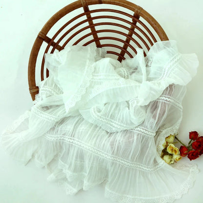 Soft White Chiffon Lace Blanket High-quality Basket Filling Newborns Background