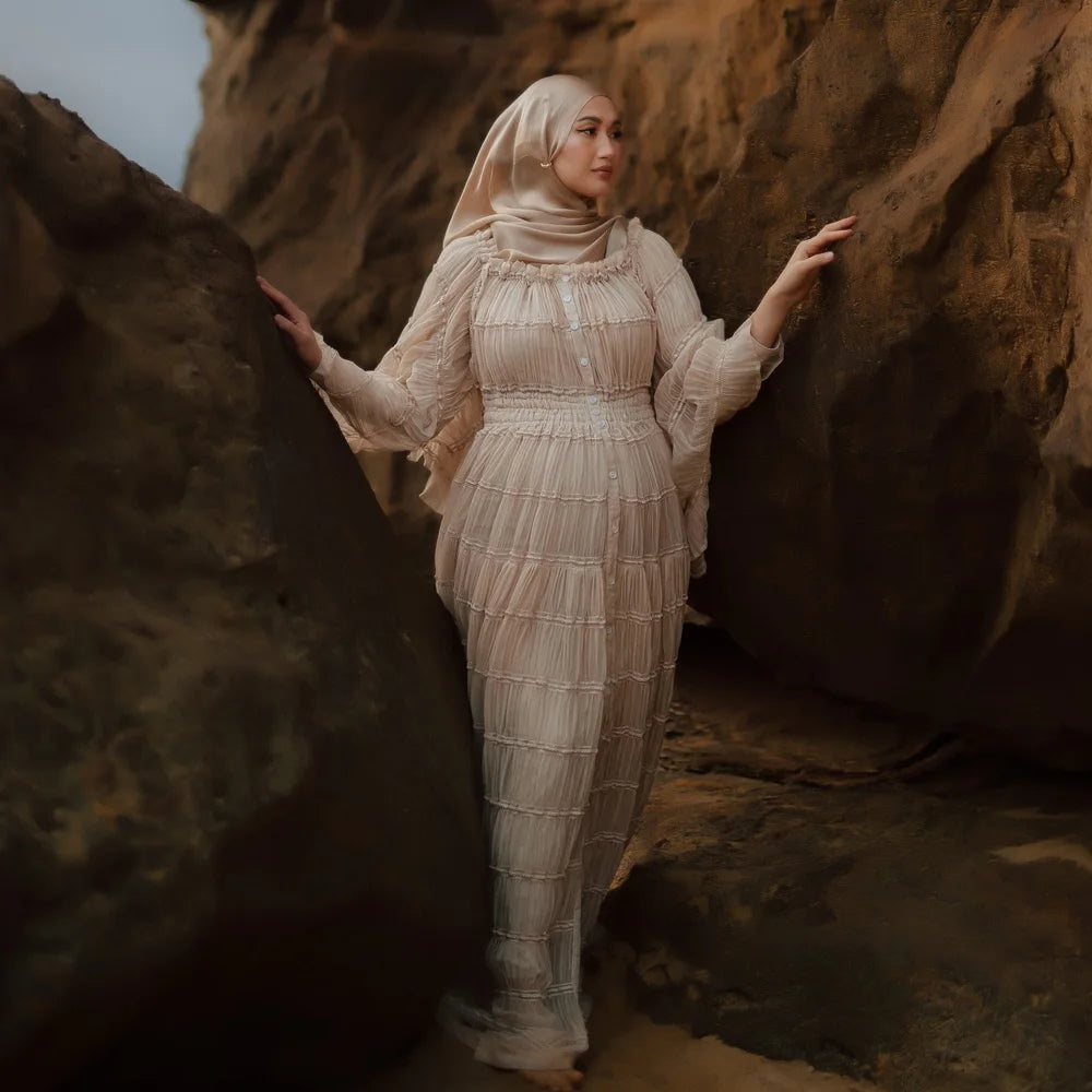 Bohemian Photo Shooting Pregnancy Dress Folded Chiffon Two-Piece Set Button up Dress Elegant Dress in Photography Studio